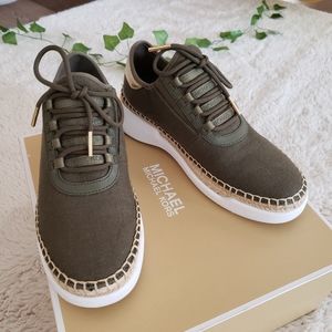 Finch Canvas and Leather Lace- Up Sneaker